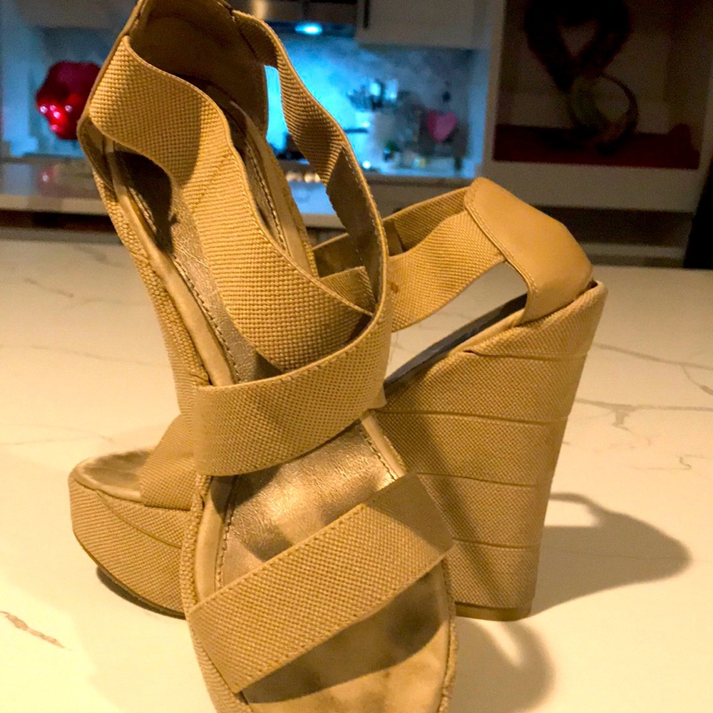 8.5 wedge MIA